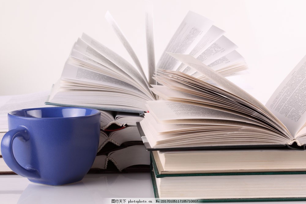 书籍杯子图片