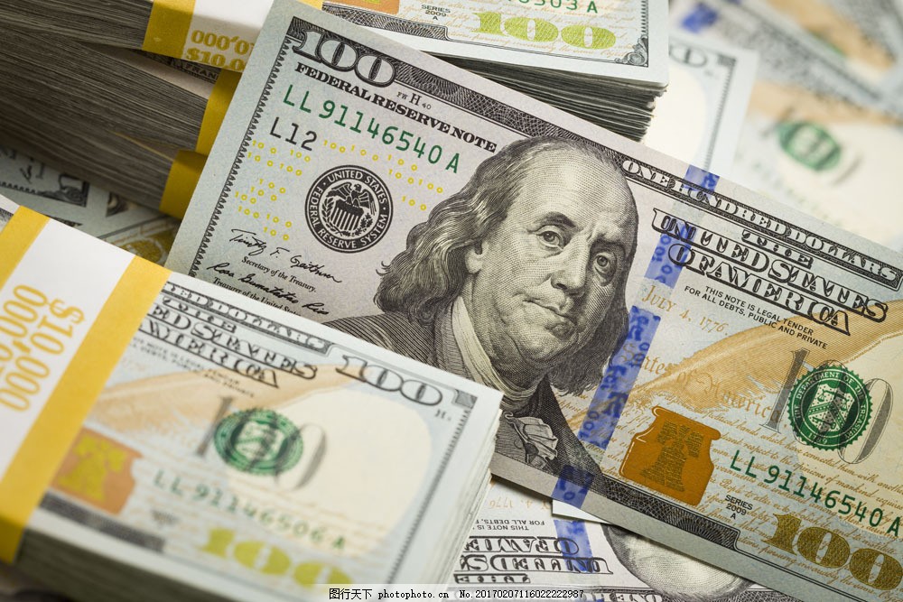成捆的美元图片